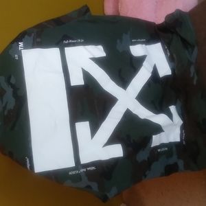 Off white short sleeve camo T shirt